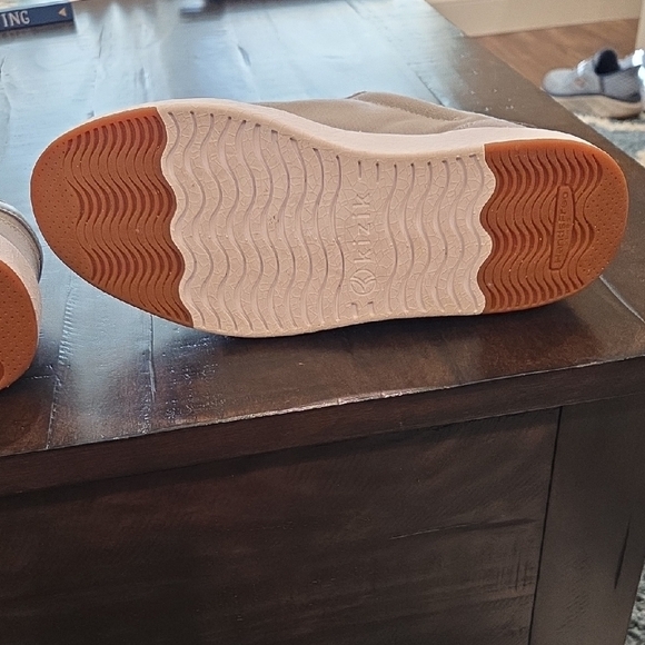 Kizik Women's Size 9.5 Wide Gray Canvas And Suede Slip-on Sneakers - Picture 6 of 13